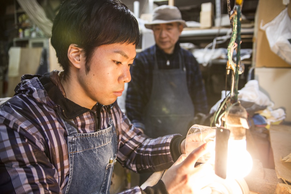 4代目に受け継がれるDNA 江戸切子 小林 | しゃかいか！