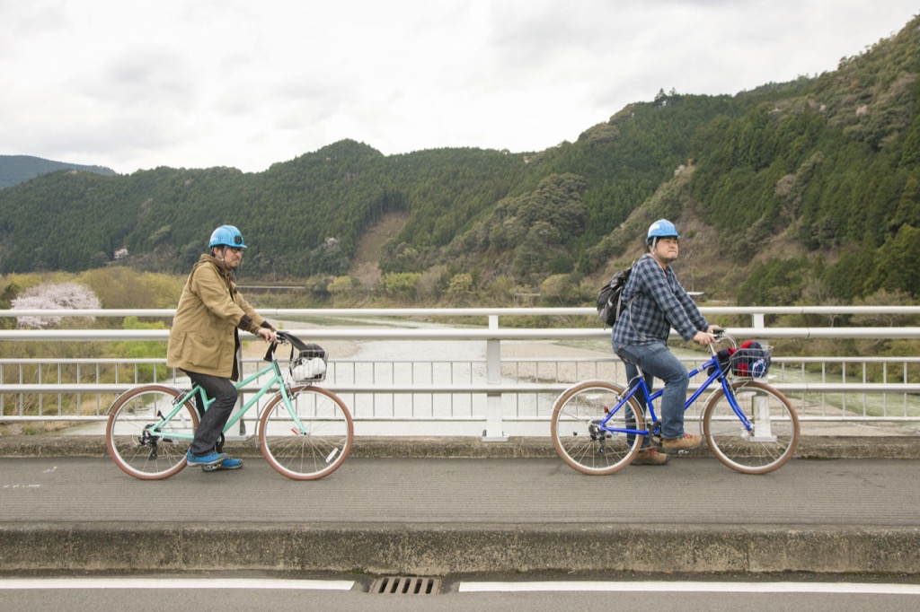 橋の上で一休み