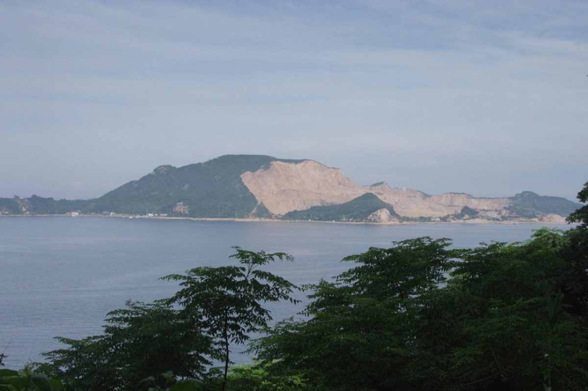 採石場の男鹿島