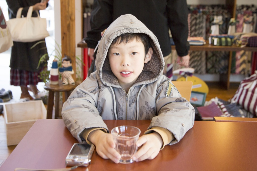 子供はぶどうジュースで