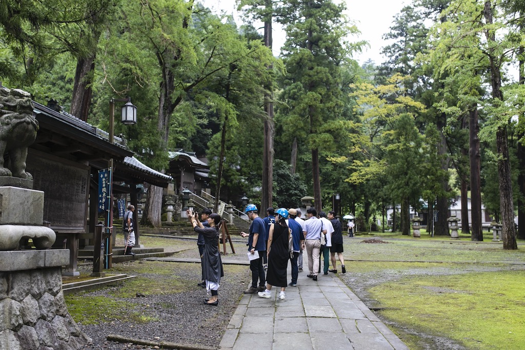 神社へ