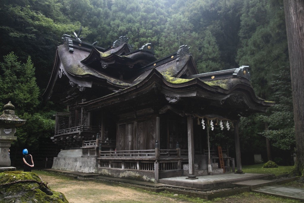 神社全景