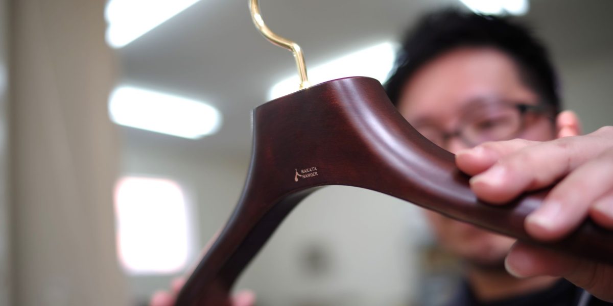 Faris様NAKATA HANGER ウッドハンガー NAKATA HANGER (ナカタハンガー)」は「木」と「手」の温もりが籠もる